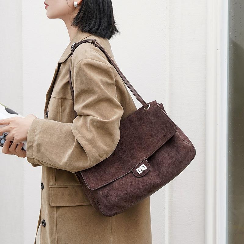 Sac à bandoulière en cuir suéd - Leather Work Handbags avis et prix